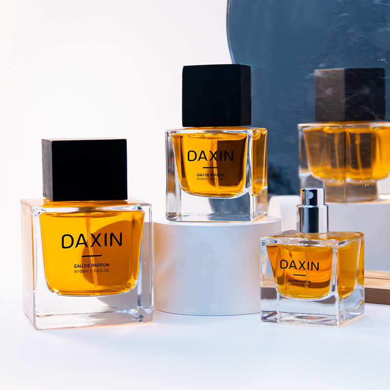 Stock Thick Clear Empty Glass Bottle 30ml 50ml 100ml Perfume Cologne Bottle with Black Cap