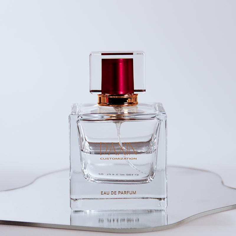 Китай Квадратный флакон для духов класса люкс, 30 мл, стеклянный, пустой, многоразового использования, с помпой и акриловой крышкой., производитель