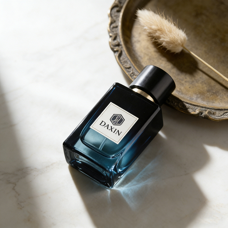 Customized Gradient Perfume Bottle 100ml Glass Perfume Bottle With Gold Metal Stickers for Perfume