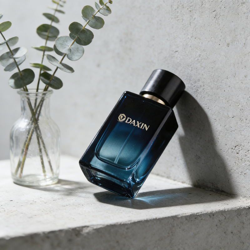 Customized Gradient Perfume Bottle 100ml Glass Perfume Bottle With Gold Metal Stickers for Perfume