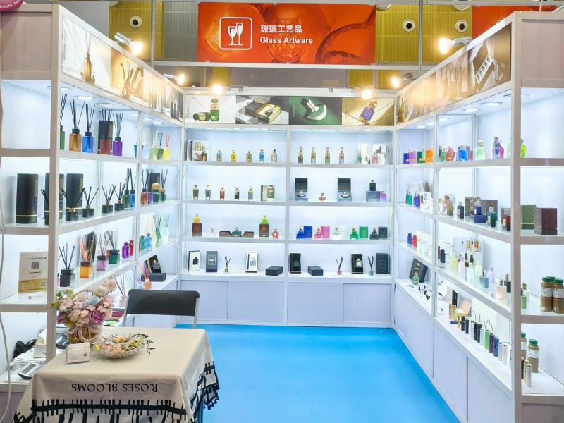 DAXIN GLASS Impresses Global Buyers at the 139th Canton Fair with Innovative Perfume Bottle and Diffuser Bottle Designs