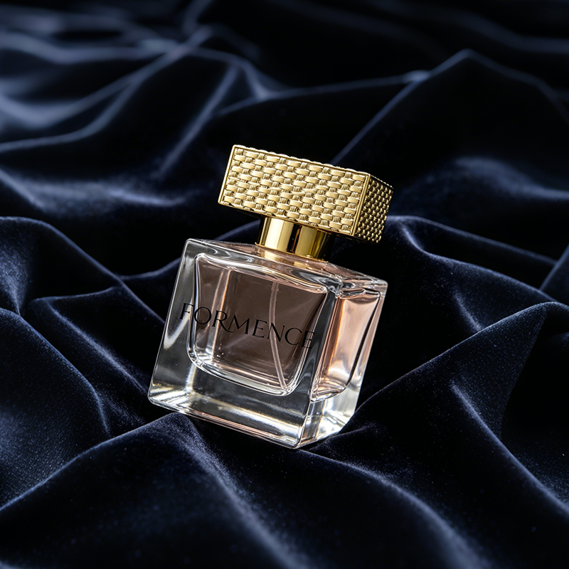 50ml Clear Empty Cosmetic Glass Perfume Bottle Flat Square Perfume Bottle Refill with Gold Sealing Cap