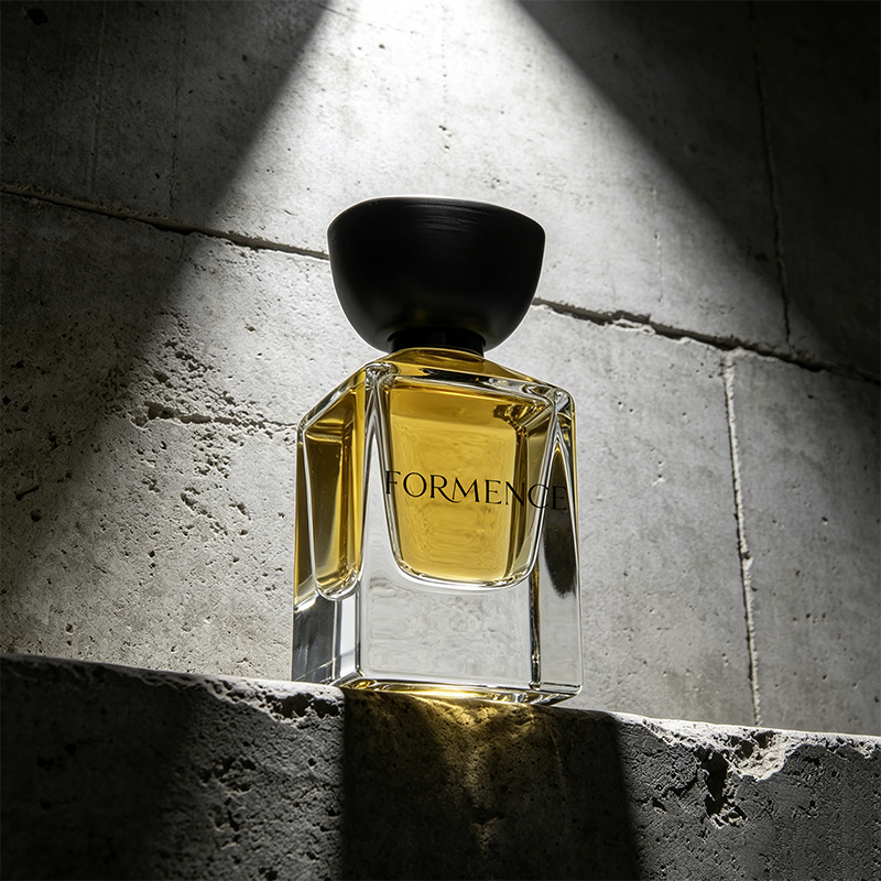 Unique Perfume Bottle 30ml Square Heavy Base Empty Refillable Niche Perfume Spray Bottle with Wood Cap