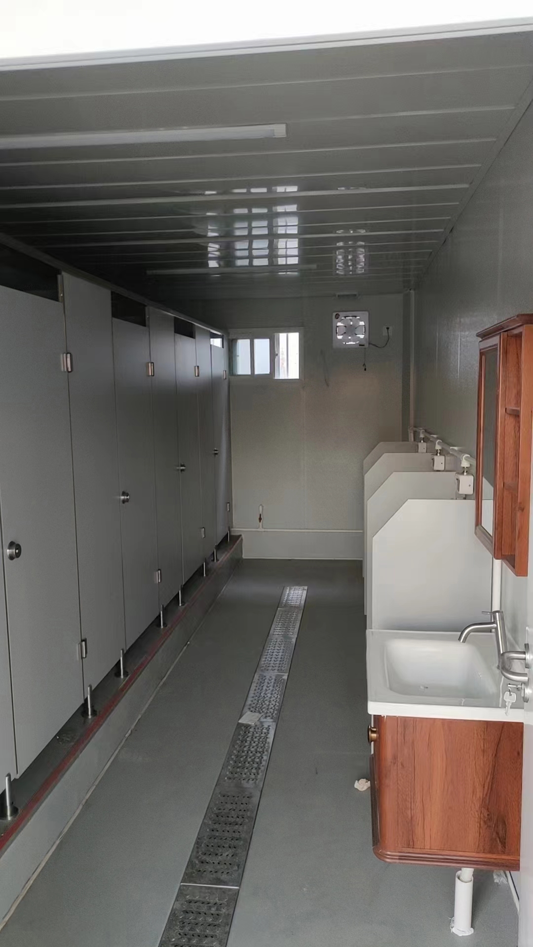 Flat Pack Container House For Barthroom In Construction Site