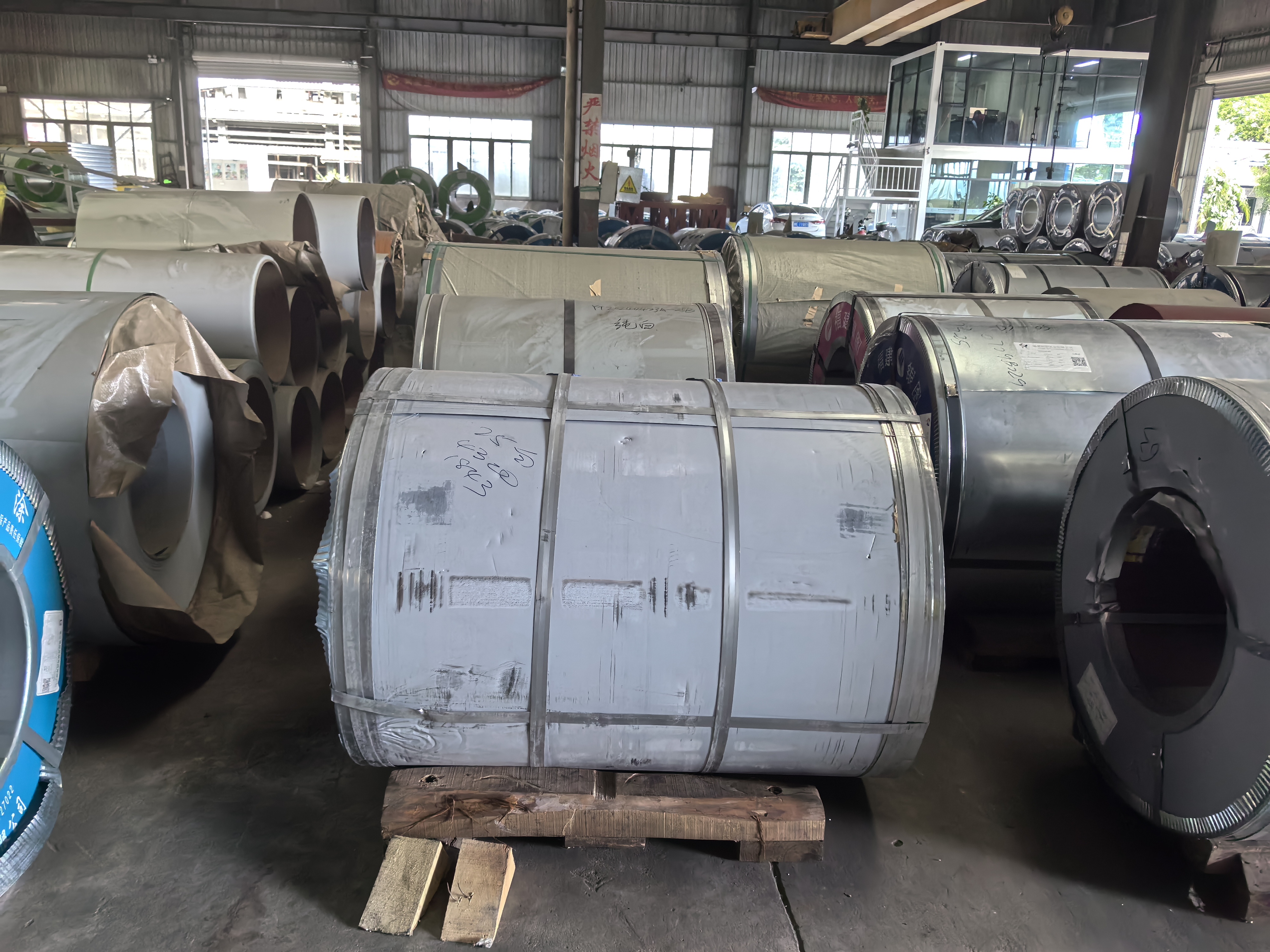 Hollow Glass Magnesium Steel Composite Plate Sandwich Panel