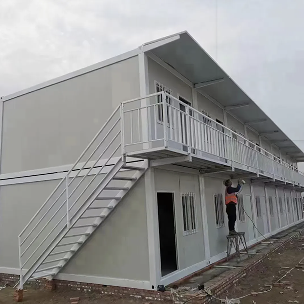 Rumah Kontainer Rakitan Cepat membuat tempat berlindung darurat menjadi mudah.