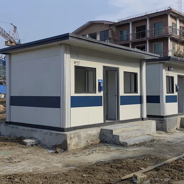 Panduan praktis untuk mengatasi tantangan sanitasi dengan Toilet Kontainer Lanen di lokasi konstruksi.