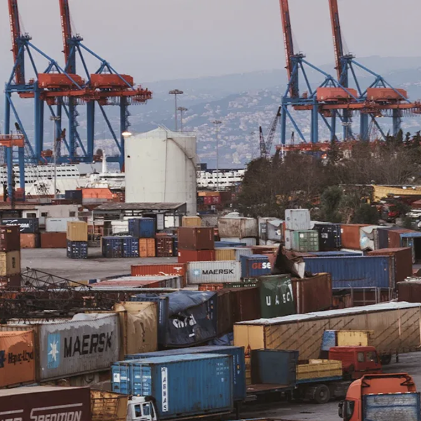 3 paraan kung paano hinaharap ng mga shipping container home ang mga maulang gabi