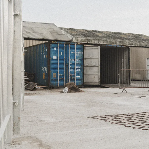 Apa saja kesalahan umum yang harus dihindari saat membangun rumah dari kontainer pengiriman yang dimodifikasi?