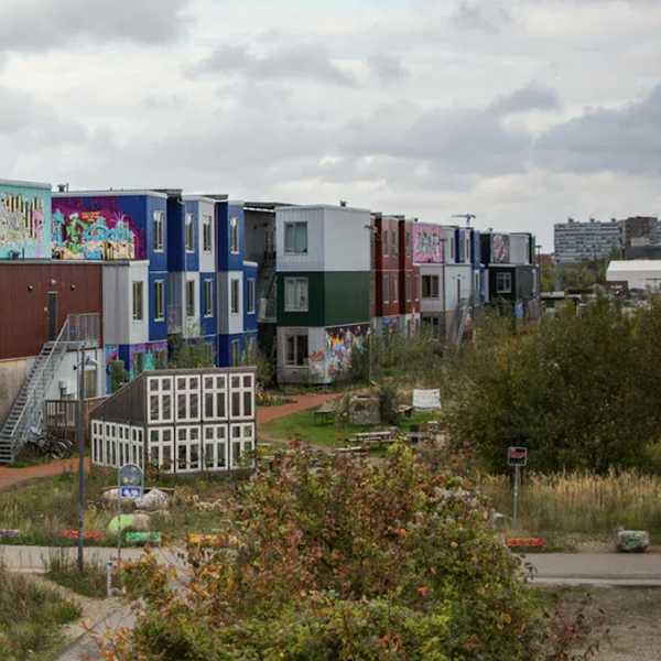 Memilih Antara Rumah Kontainer Lipat dan Rumah Kontainer Rakitan di Tahun 2026