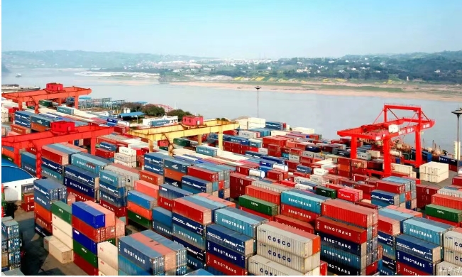 टैरिफ में कमी के बाद शिपिंग बाजार में माल ढुलाई दरों में काफी वृद्धि हुई है