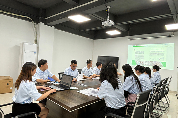 Cuộc họp chuyên môn của nhân viên