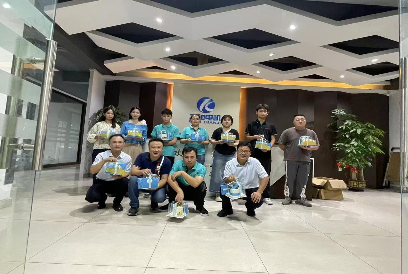 Con respecto a la fiesta de cumpleaños de team building de los empleados de Lichi Company