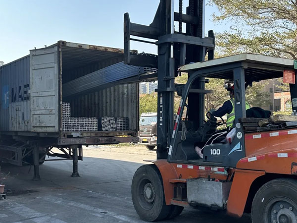 35 tons of galvanized square pipe shipped to Pakistan