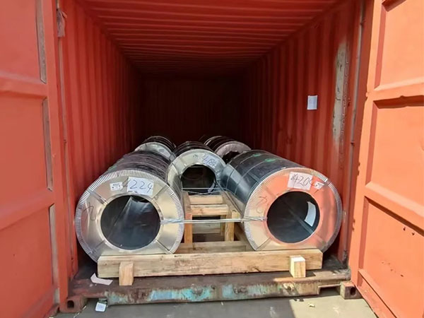 Fifty tons of galvanized steel coils were transported to the UAE