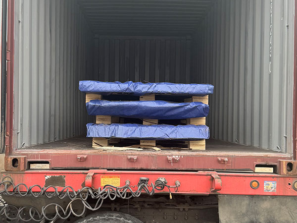 28 tons of steel plates were sent to India