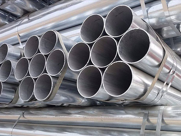 Galvanized seamless steel pipe