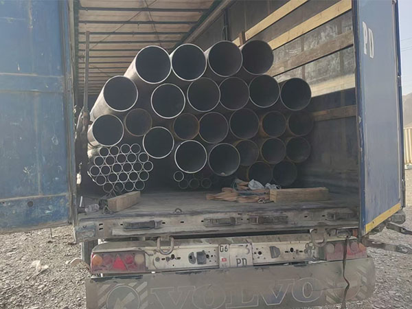 27 tons of seamless steel pipes are being shipped to Uzbekistan.