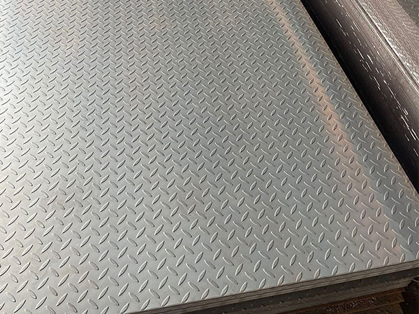 Analysis and Application of Anti-slip Performance of Patterned Plates