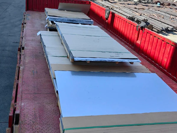 25 tons of stainless steel plates are being shipped to India.