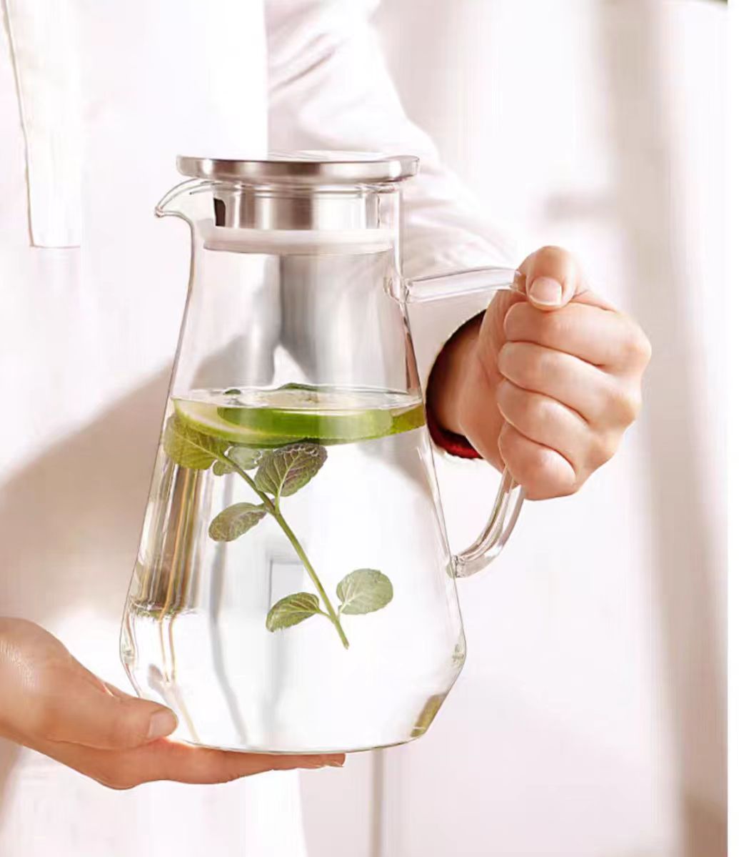 Borosilicate Glass Pitcher With Lid And Handle For Hot Water