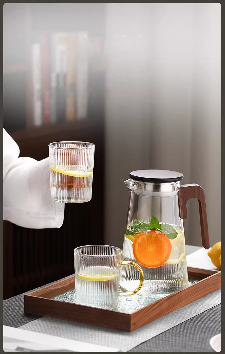 1 quart glass pitcher with lid