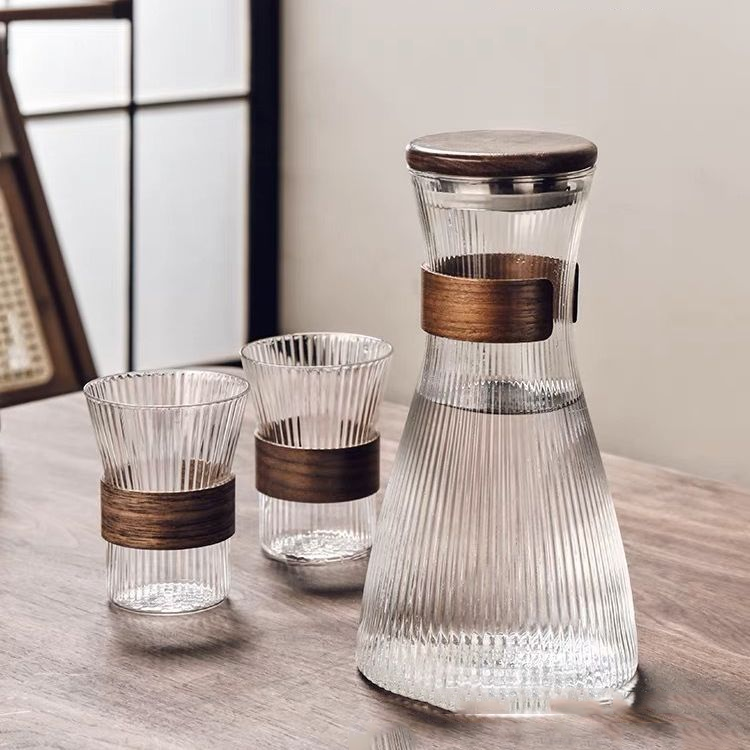glass pitcher jug with airtight lid