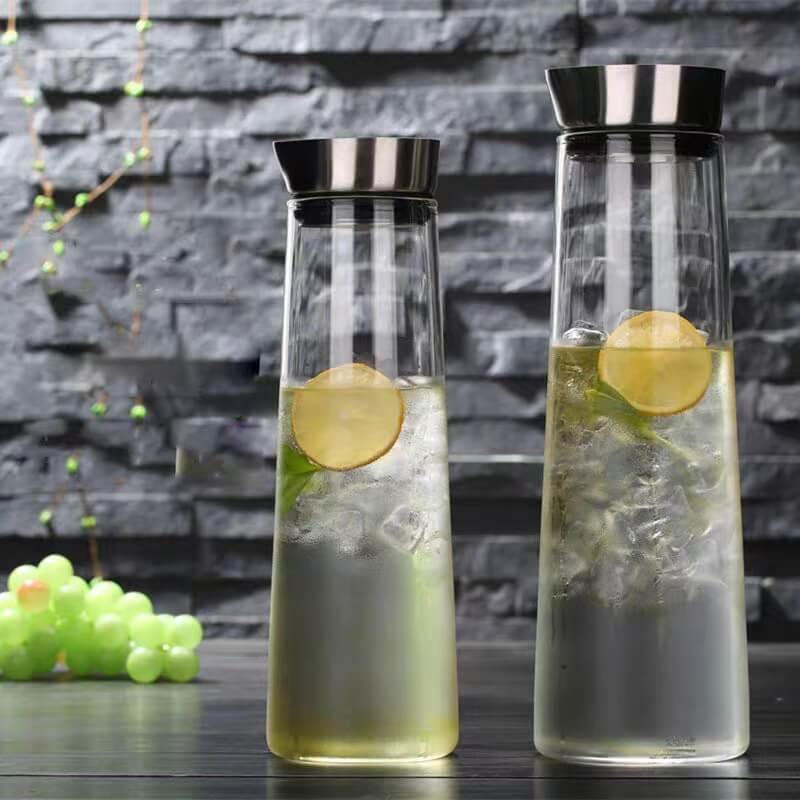 Heat Resistant Tall Glass Water Pitcher With Spout Lid