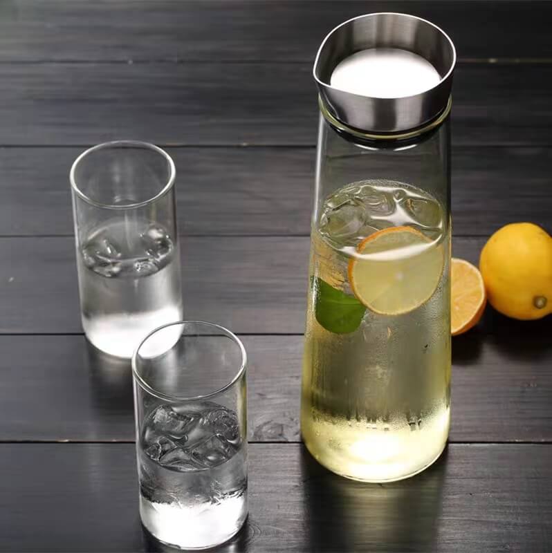 Heat Resistant Tall Glass Water Pitcher With Spout Lid