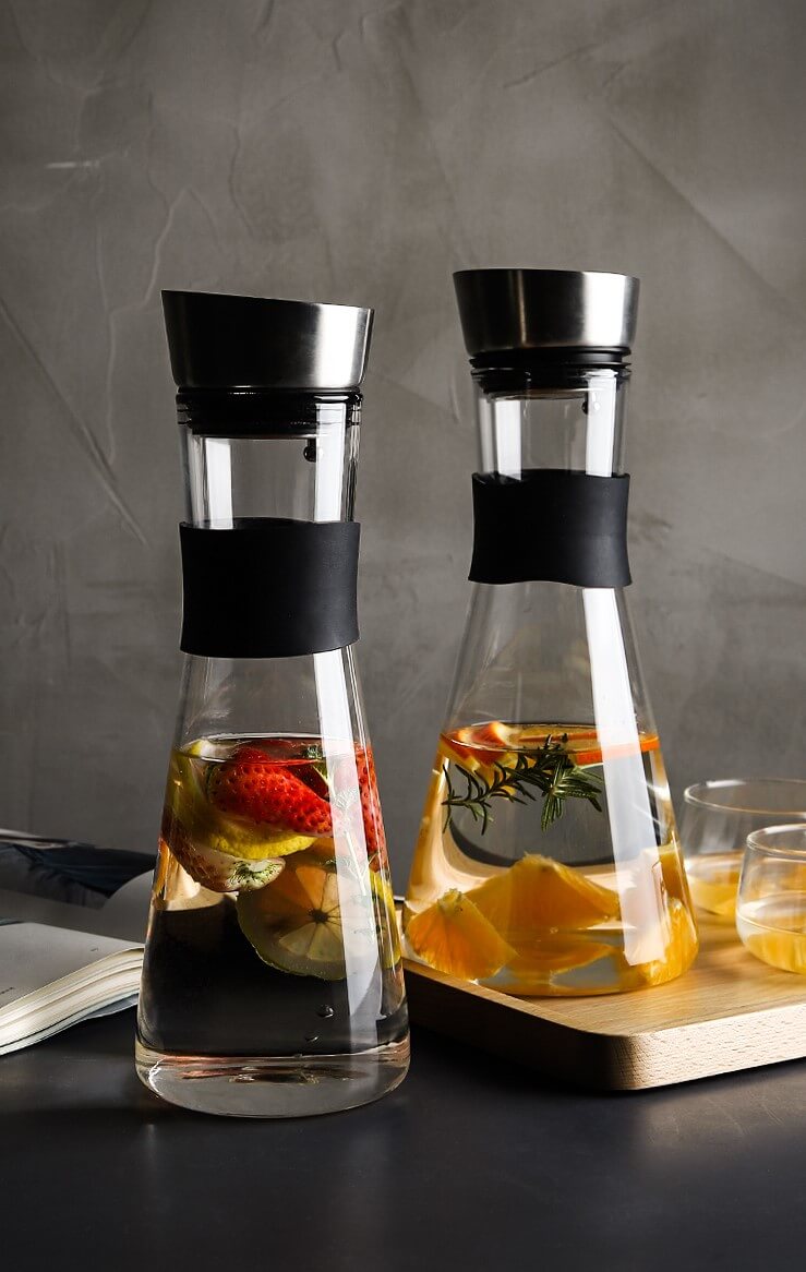 glass water pitcher with spout lid