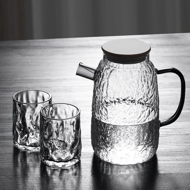 glass water pitcher with wooden lid