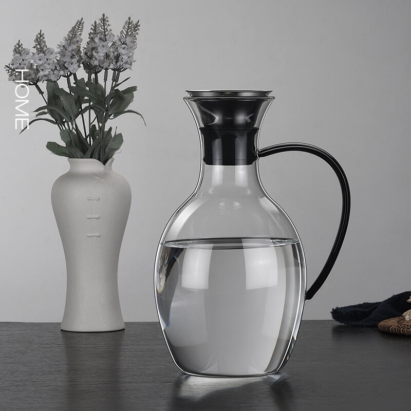Modern Juice Glass Pitcher With Spout Lid