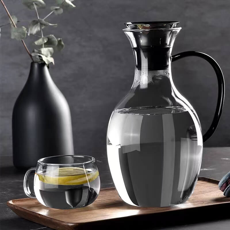 Modern Juice Glass Pitcher With Spout Lid