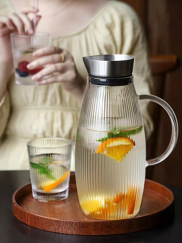 Light Weight Glass Iced Tea Pitcher With Spout Lid