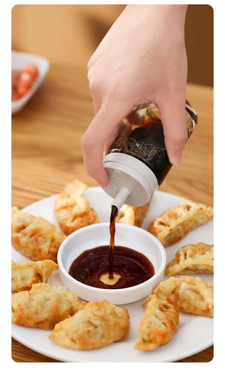 round olive oil and vinegar glass bottle 100ml olive oil dispenser with plastic cap no drip pourer spout