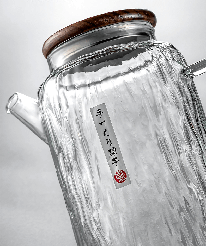 Glass Borosilicate Jug With Handle And Wooden Lid