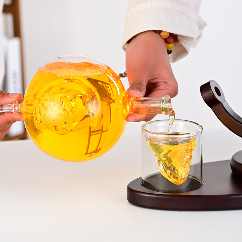 Skull Design Glass Liquor Whiskey Decanters Set With Skull Cup