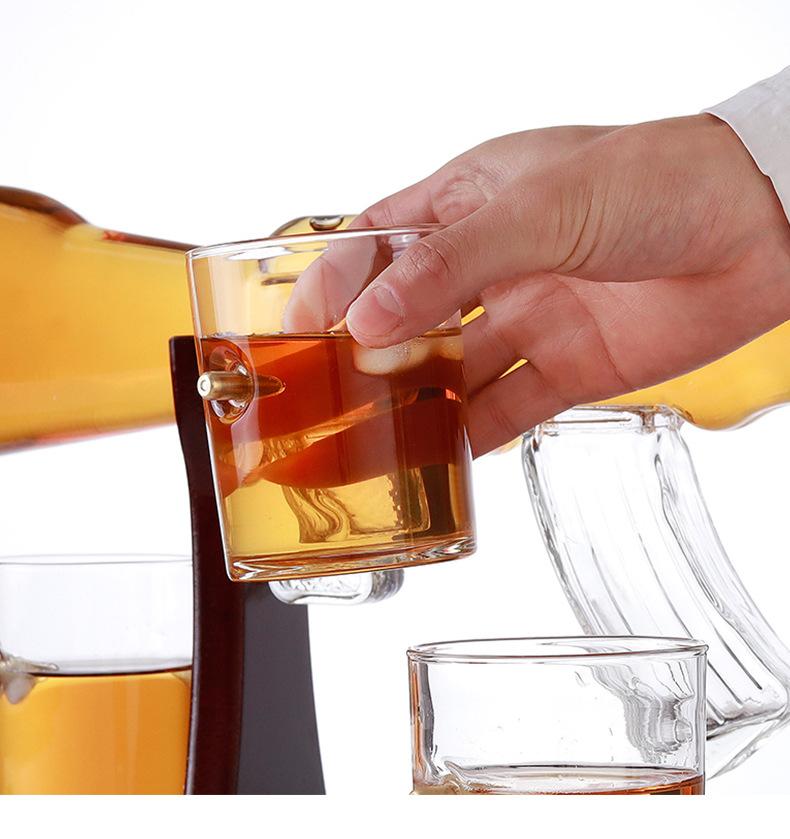 decanter with glasses decanter with glasses