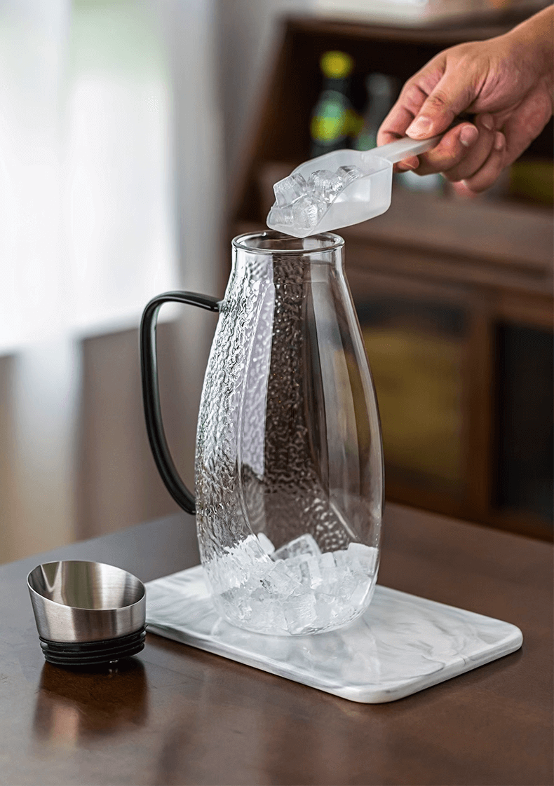 2 litre glass jug with lid