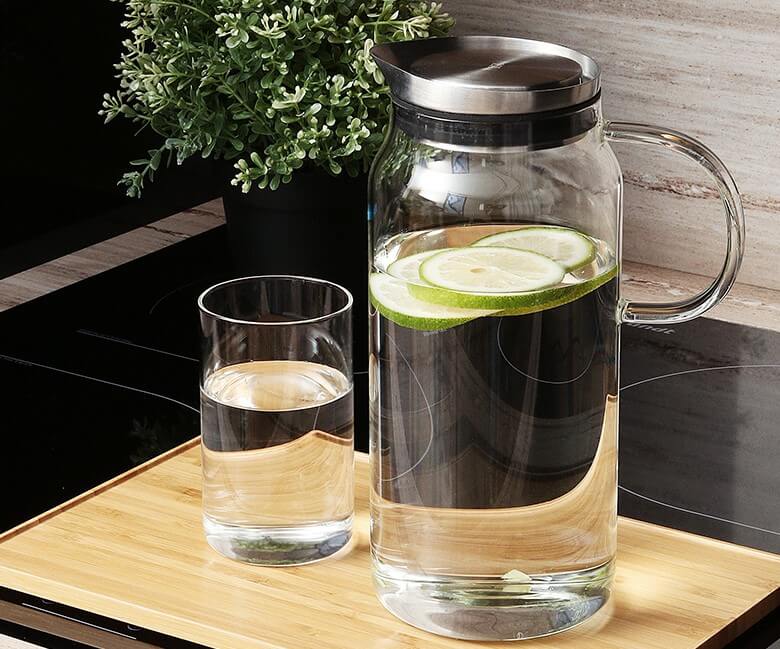 Glass Iced Tea Juice Pitcher With Infuser Spout