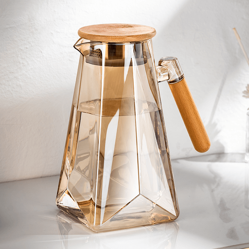 Modern Large Heat Resistant Glass Pitcher With Lid