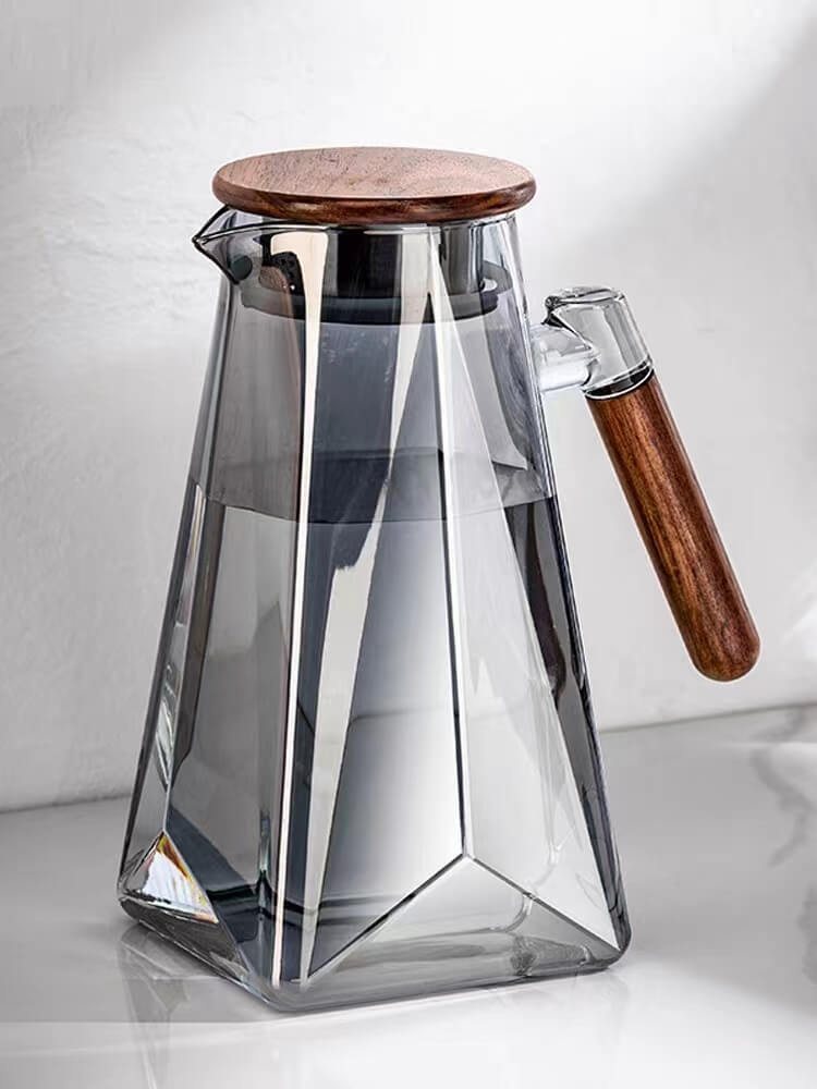 Modern Large Heat Resistant Glass Pitcher With Lid