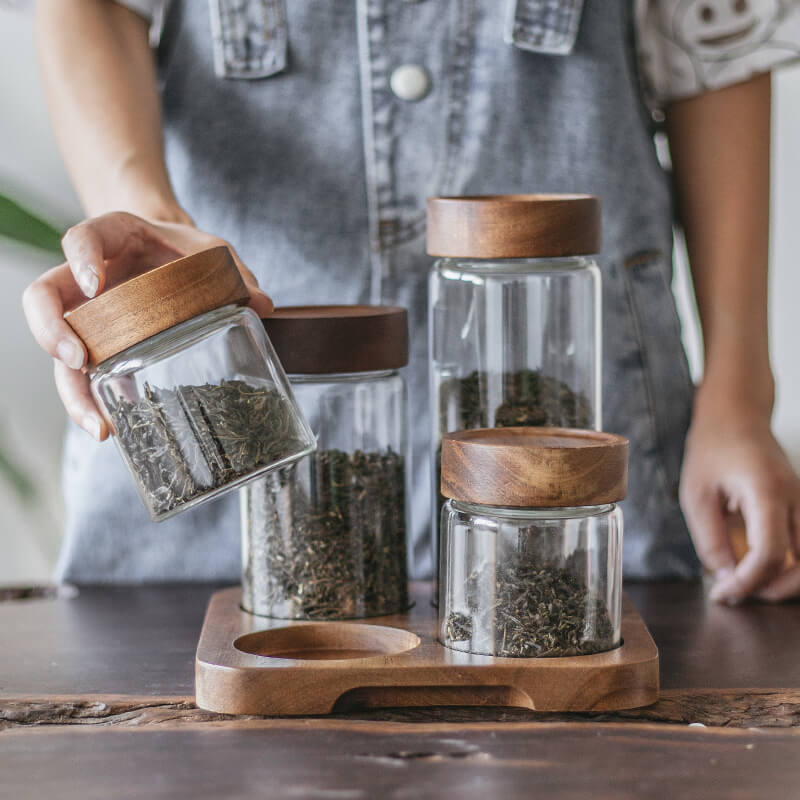 glass screw lid jar