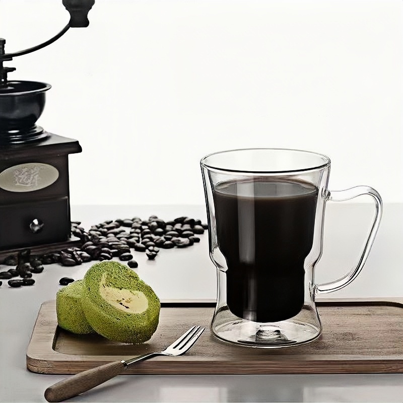 Small-capacity coffee cup with handle