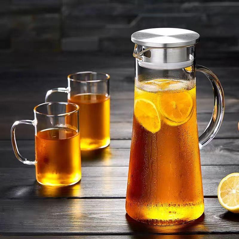 glass water pitcher
