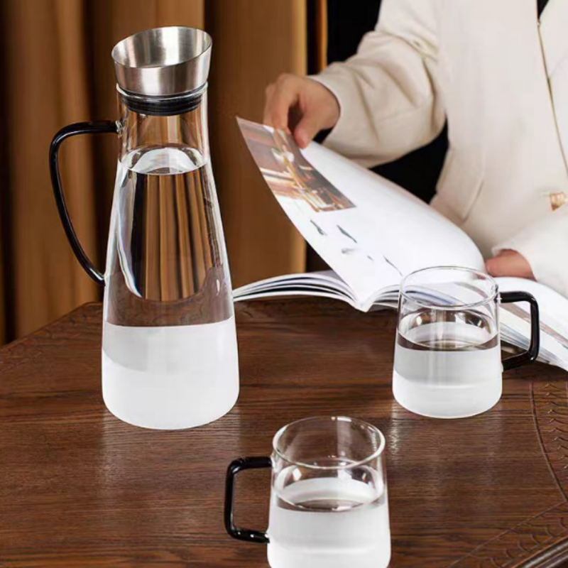 Bedside tall clear glass water carafe 2 gallon glass water pitcher