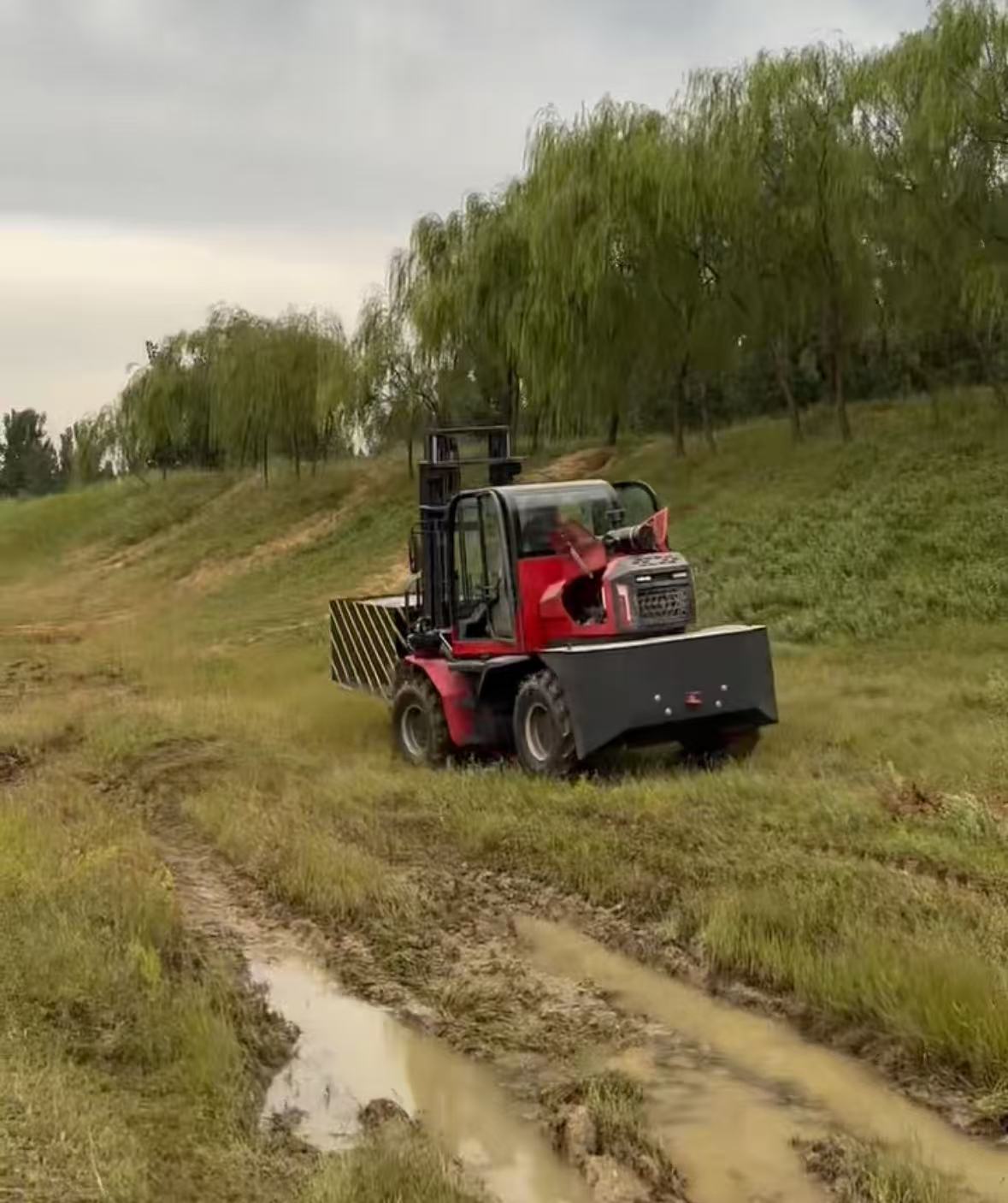 Overseas Customer Feedback: Strong All-Terrain Performance of rough terrain fork lifts