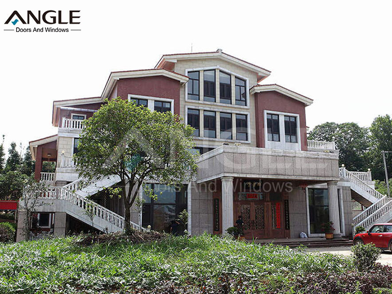 โครงการประตูและหน้าต่างกระจกวิลล่าส่วนตัว