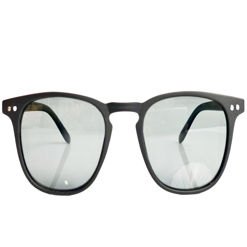 Introducing the Universal PC Injection Molded Round Pin Hinge Circular Black Sunglasses: A Fusion of Style and Durability