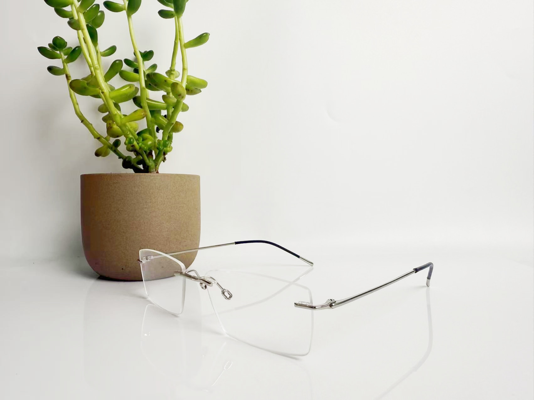 Ultra ince lens ayağı titanyum metal optik çerçeve